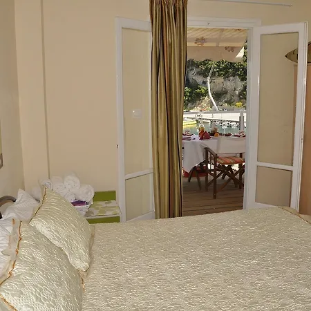 Tango On The Παλαιοκαστρίτσα