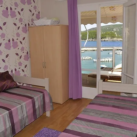 Tango On The Παλαιοκαστρίτσα